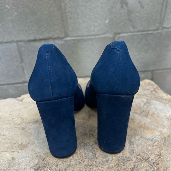 Steve Madden blue suede heel size 7 - Picture 2 of 4